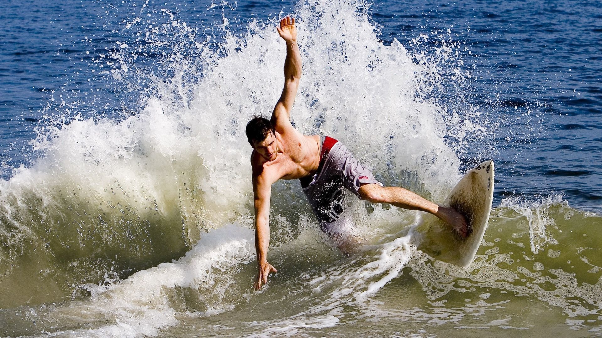 开云体育入口-史上最精彩的“风云对决”：谁的表现最让人震撼？，《风云决》